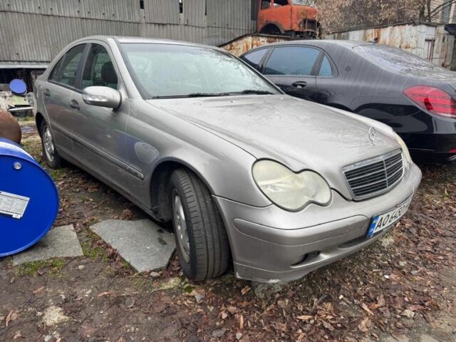 Сірий Мерседес Ц-Клас, об'ємом двигуна 2.1 л та пробігом 270 тис. км за 2750 $, фото 1 на Automoto.ua