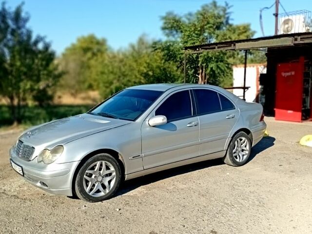 Серый Мерседес Ц-Класс, объемом двигателя 1.8 л и пробегом 0 тыс. км за 4500 $, фото 1 на Automoto.ua