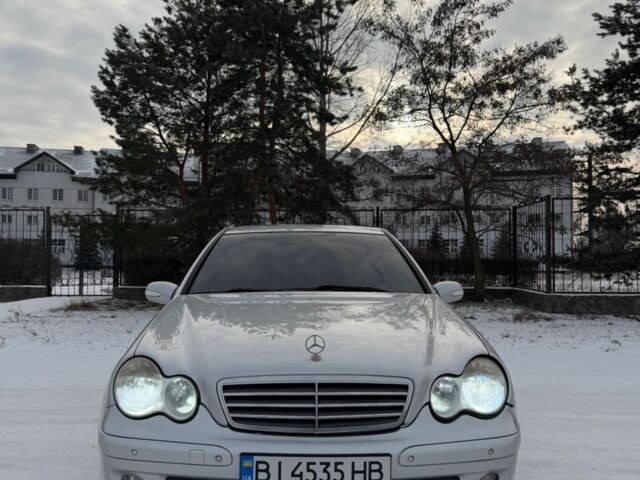 Сірий Мерседес Ц-Клас, об'ємом двигуна 1.8 л та пробігом 203 тис. км за 6000 $, фото 1 на Automoto.ua