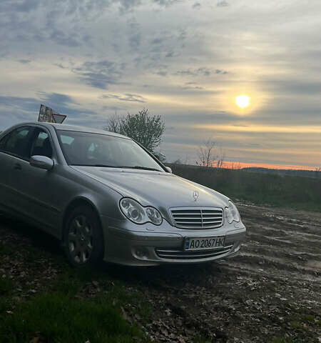 Сірий Мерседес Ц-Клас, об'ємом двигуна 1.8 л та пробігом 215 тис. км за 5000 $, фото 1 на Automoto.ua