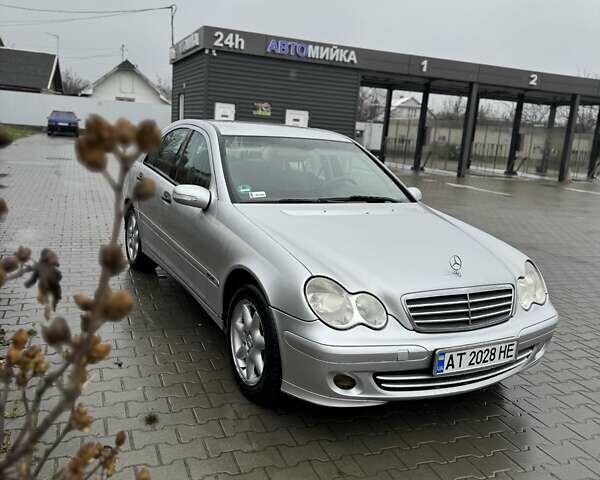 Сірий Мерседес Ц-Клас, об'ємом двигуна 2.15 л та пробігом 420 тис. км за 6000 $, фото 1 на Automoto.ua