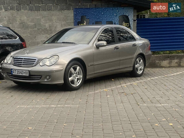 Сірий Мерседес Ц-Клас, об'ємом двигуна 1.8 л та пробігом 263 тис. км за 8600 $, фото 1 на Automoto.ua