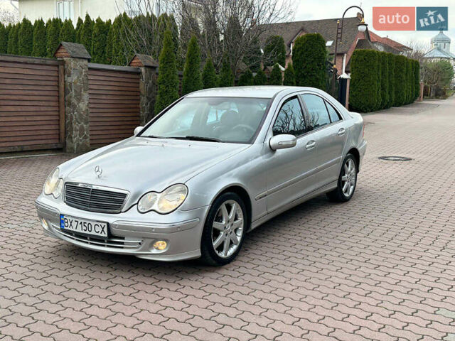 Серый Мерседес Ц-Класс, объемом двигателя 1.8 л и пробегом 326 тыс. км за 4200 $, фото 1 на Automoto.ua