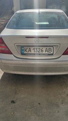 Сірий Мерседес Ц-Клас, об'ємом двигуна 1.8 л та пробігом 326 тис. км за 6300 $, фото 1 на Automoto.ua