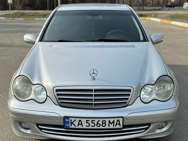 Серый Мерседес Ц-Класс, объемом двигателя 1.8 л и пробегом 221 тыс. км за 5900 $, фото 1 на Automoto.ua