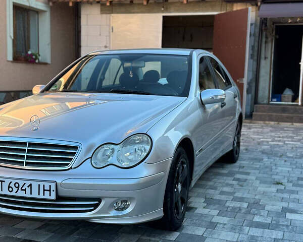 Сірий Мерседес Ц-Клас, об'ємом двигуна 1.8 л та пробігом 245 тис. км за 6650 $, фото 1 на Automoto.ua