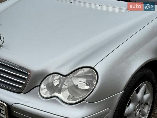 Серый Мерседес Ц-Класс, объемом двигателя 2.15 л и пробегом 400 тыс. км за 5800 $, фото 1 на Automoto.ua