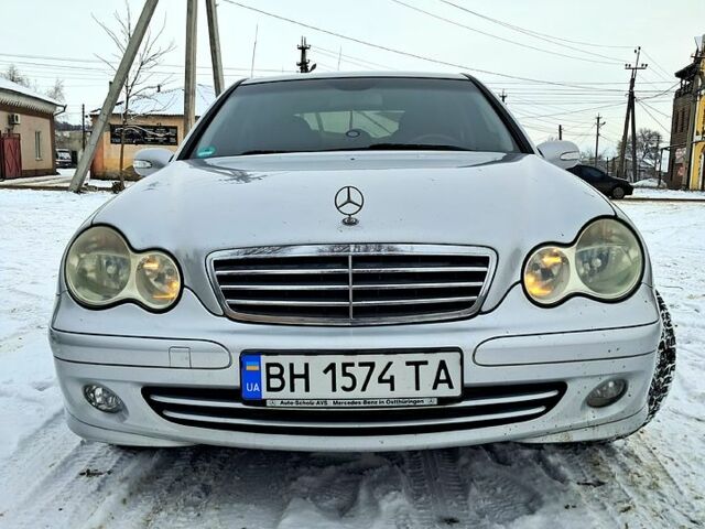 Сірий Мерседес Ц-Клас, об'ємом двигуна 1.8 л та пробігом 290 тис. км за 6000 $, фото 1 на Automoto.ua