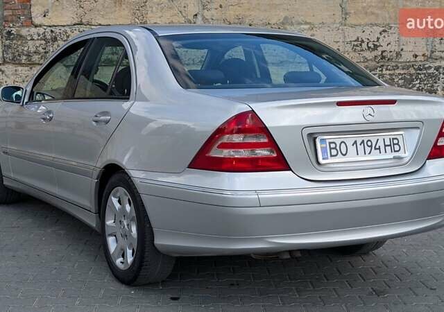 Сірий Мерседес Ц-Клас, об'ємом двигуна 1.8 л та пробігом 250 тис. км за 6950 $, фото 1 на Automoto.ua