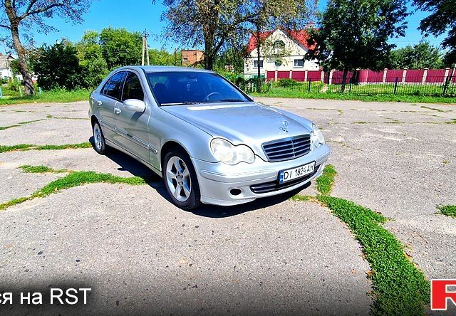 Сірий Мерседес Ц-Клас, об'ємом двигуна 1.8 л та пробігом 400 тис. км за 4500 $, фото 1 на Automoto.ua