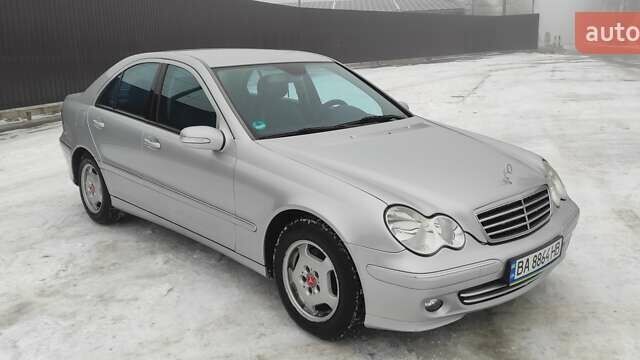Серый Мерседес Ц-Класс, объемом двигателя 2.15 л и пробегом 199 тыс. км за 8500 $, фото 1 на Automoto.ua