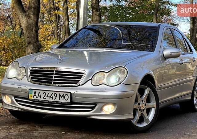 Серый Мерседес Ц-Класс, объемом двигателя 1.8 л и пробегом 278 тыс. км за 6500 $, фото 1 на Automoto.ua