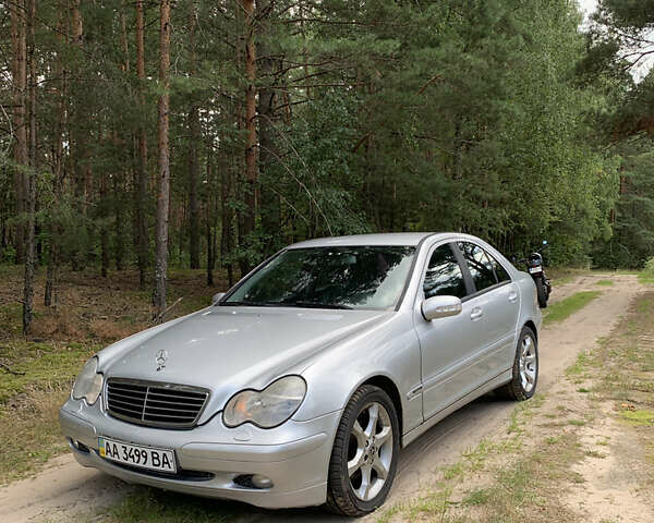Сірий Мерседес Ц-Клас, об'ємом двигуна 3 л та пробігом 178 тис. км за 5500 $, фото 1 на Automoto.ua