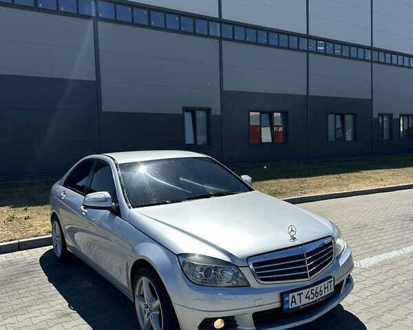 Сірий Мерседес Ц-Клас, об'ємом двигуна 1.8 л та пробігом 350 тис. км за 6900 $, фото 1 на Automoto.ua