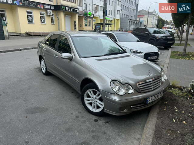 Сірий Мерседес Ц-Клас, об'ємом двигуна 1.8 л та пробігом 197 тис. км за 6777 $, фото 1 на Automoto.ua