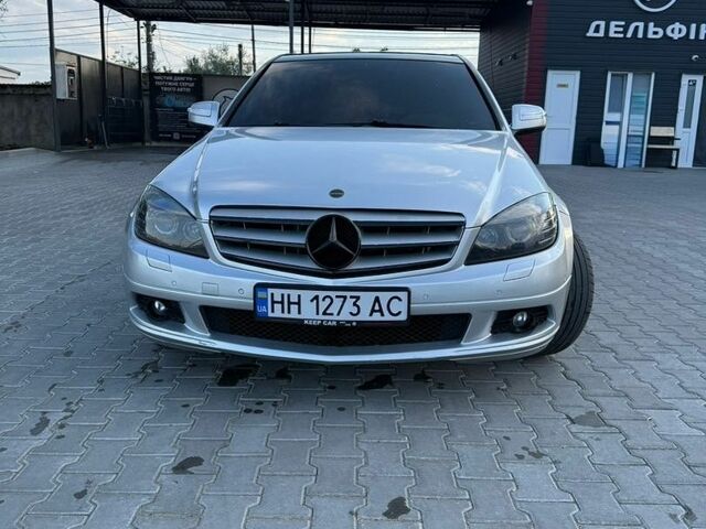 Сірий Мерседес Ц-Клас, об'ємом двигуна 3 л та пробігом 378 тис. км за 9500 $, фото 1 на Automoto.ua