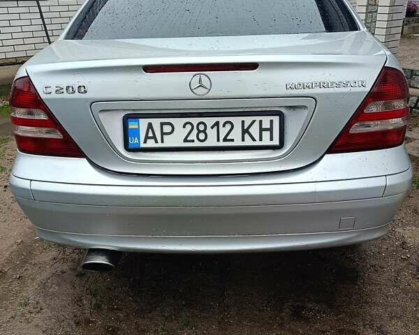 Сірий Мерседес Ц-Клас, об'ємом двигуна 1.8 л та пробігом 216 тис. км за 2700 $, фото 1 на Automoto.ua