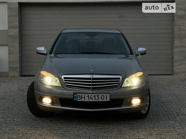 Серый Мерседес Ц-Класс, объемом двигателя 1.8 л и пробегом 113 тыс. км за 8600 $, фото 1 на Automoto.ua