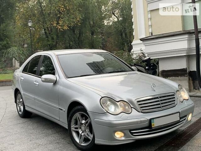 Сірий Мерседес Ц-Клас, об'ємом двигуна 1.8 л та пробігом 306 тис. км за 7200 $, фото 1 на Automoto.ua