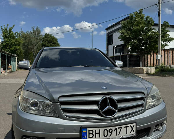 Сірий Мерседес Ц-Клас, об'ємом двигуна 1.8 л та пробігом 277 тис. км за 8600 $, фото 1 на Automoto.ua