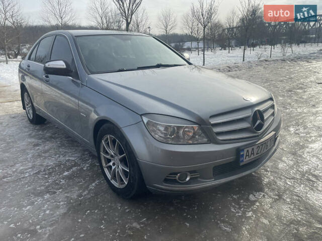 Сірий Мерседес Ц-Клас, об'ємом двигуна 1.8 л та пробігом 250 тис. км за 7750 $, фото 1 на Automoto.ua