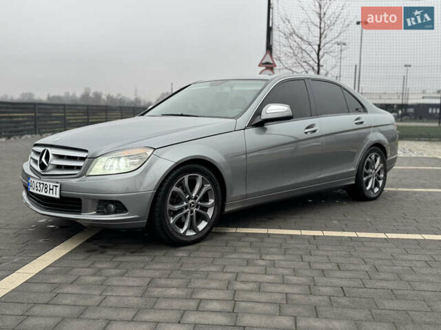 Серый Мерседес Ц-Класс, объемом двигателя 2.2 л и пробегом 320 тыс. км за 8400 $, фото 1 на Automoto.ua