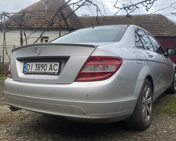 Сірий Мерседес Ц-Клас, об'ємом двигуна 2.15 л та пробігом 300 тис. км за 8600 $, фото 1 на Automoto.ua