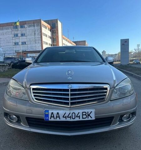 Серый Мерседес Ц-Класс, объемом двигателя 3 л и пробегом 221 тыс. км за 7490 $, фото 1 на Automoto.ua