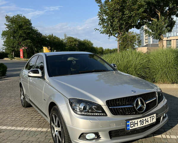 Серый Мерседес Ц-Класс, объемом двигателя 1.8 л и пробегом 226 тыс. км за 9000 $, фото 1 на Automoto.ua