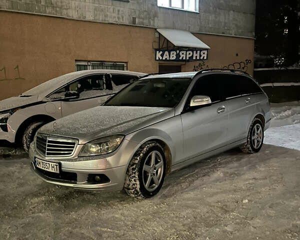 Серый Мерседес Ц-Класс, объемом двигателя 2.15 л и пробегом 375 тыс. км за 7650 $, фото 1 на Automoto.ua