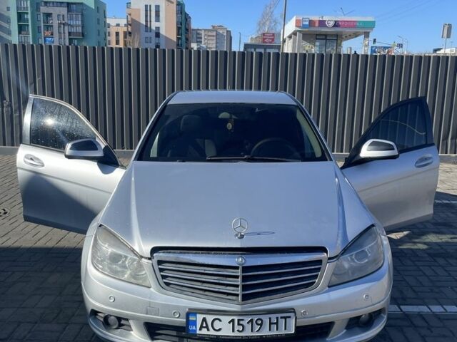 Сірий Мерседес Ц-Клас, об'ємом двигуна 1.8 л та пробігом 245 тис. км за 9000 $, фото 1 на Automoto.ua