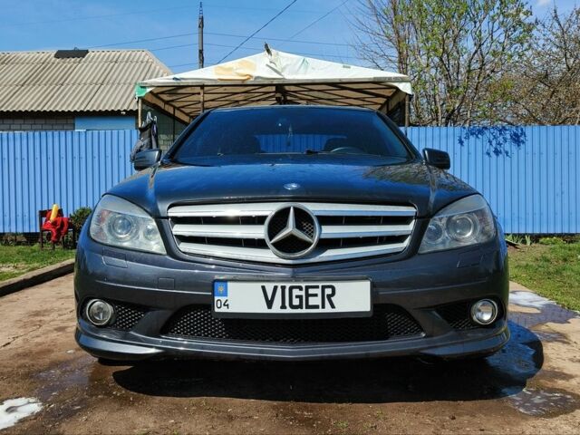 Сірий Мерседес Ц-Клас, об'ємом двигуна 0 л та пробігом 204 тис. км за 10900 $, фото 1 на Automoto.ua