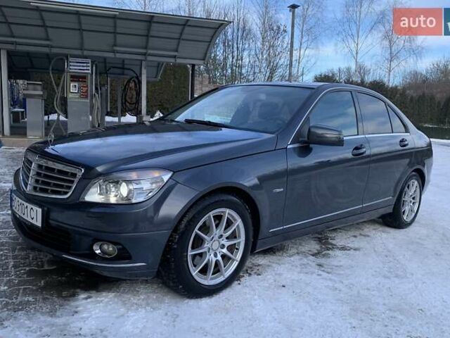 Серый Мерседес Ц-Класс, объемом двигателя 2.1 л и пробегом 222 тыс. км за 10600 $, фото 1 на Automoto.ua