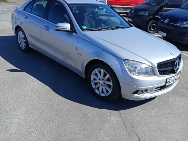 Серый Мерседес Ц-Класс, объемом двигателя 0 л и пробегом 239 тыс. км за 8900 $, фото 1 на Automoto.ua