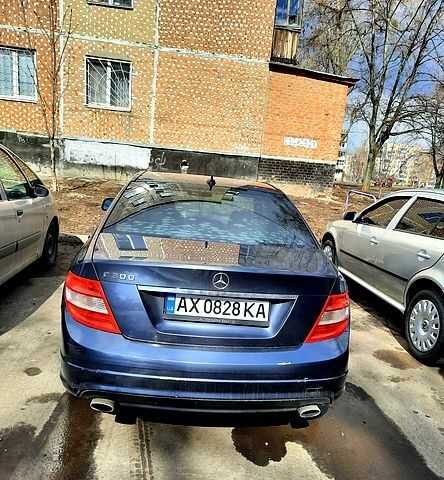 Сірий Мерседес Ц-Клас, об'ємом двигуна 3 л та пробігом 0 тис. км за 7700 $, фото 1 на Automoto.ua