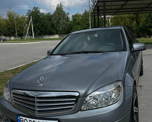 Серый Мерседес Ц-Класс, объемом двигателя 0 л и пробегом 135 тыс. км за 9800 $, фото 1 на Automoto.ua