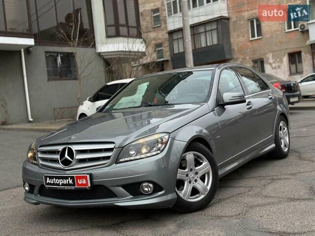Серый Мерседес Ц-Класс, объемом двигателя 1.8 л и пробегом 217 тыс. км за 7200 $, фото 1 на Automoto.ua