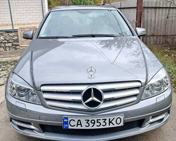 Серый Мерседес Ц-Класс, объемом двигателя 1.8 л и пробегом 133 тыс. км за 9600 $, фото 1 на Automoto.ua