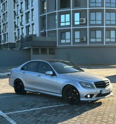 Сірий Мерседес Ц-Клас, об'ємом двигуна 3 л та пробігом 230 тис. км за 9999 $, фото 1 на Automoto.ua