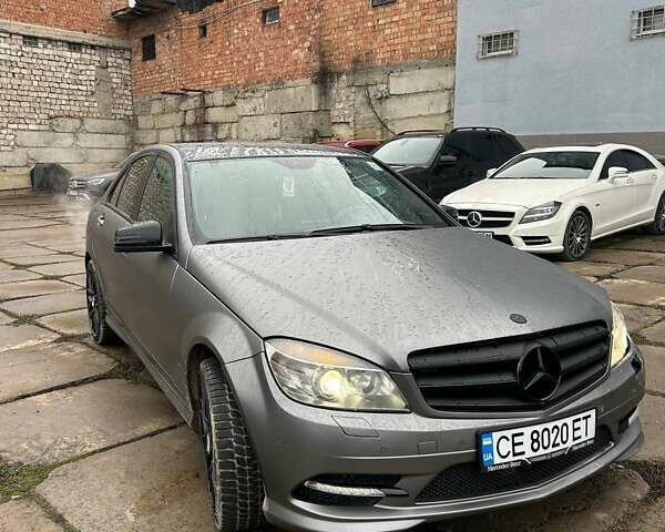 Сірий Мерседес Ц-Клас, об'ємом двигуна 3 л та пробігом 236 тис. км за 9000 $, фото 1 на Automoto.ua