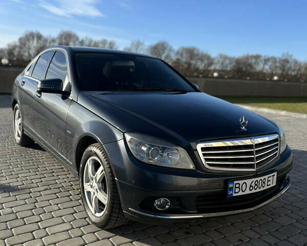 Серый Мерседес Ц-Класс, объемом двигателя 2.14 л и пробегом 270 тыс. км за 10500 $, фото 1 на Automoto.ua