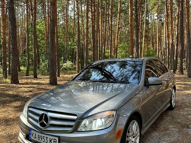 Серый Мерседес Ц-Класс, объемом двигателя 2.5 л и пробегом 194 тыс. км за 15500 $, фото 1 на Automoto.ua