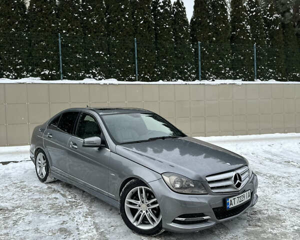 Сірий Мерседес Ц-Клас, об'ємом двигуна 1.8 л та пробігом 247 тис. км за 8799 $, фото 1 на Automoto.ua