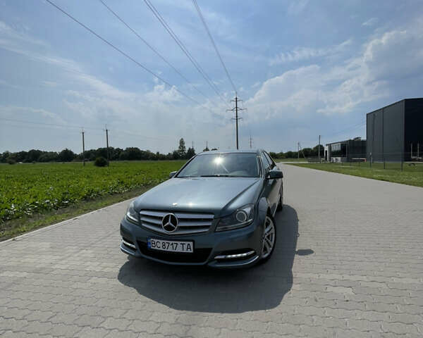 Сірий Мерседес Ц-Клас, об'ємом двигуна 2.14 л та пробігом 160 тис. км за 14000 $, фото 1 на Automoto.ua