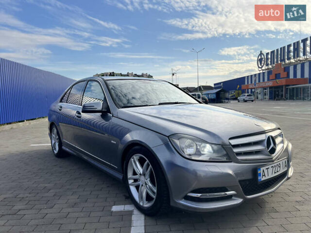 Серый Мерседес Ц-Класс, объемом двигателя 1.8 л и пробегом 243 тыс. км за 9000 $, фото 1 на Automoto.ua