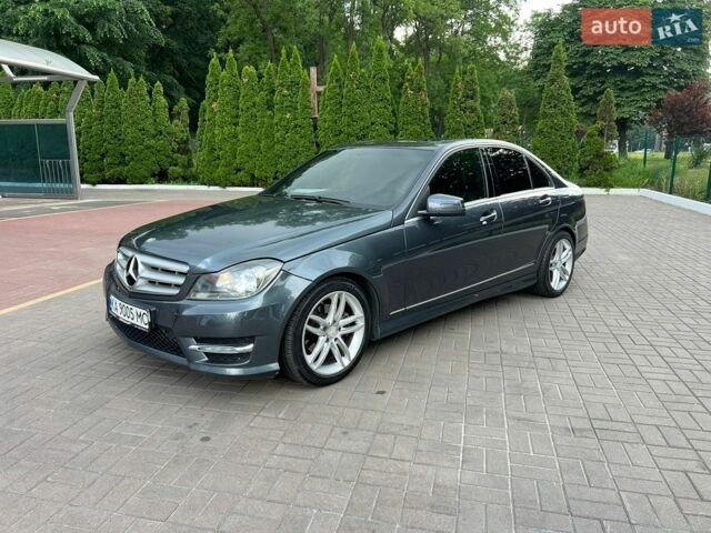 Сірий Мерседес Ц-Клас, об'ємом двигуна 1.8 л та пробігом 230 тис. км за 8999 $, фото 1 на Automoto.ua