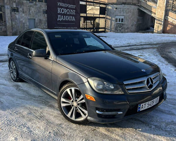 Серый Мерседес Ц-Класс, объемом двигателя 1.8 л и пробегом 250 тыс. км за 9000 $, фото 1 на Automoto.ua