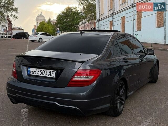 Серый Мерседес Ц-Класс, объемом двигателя 1.8 л и пробегом 185 тыс. км за 10600 $, фото 1 на Automoto.ua