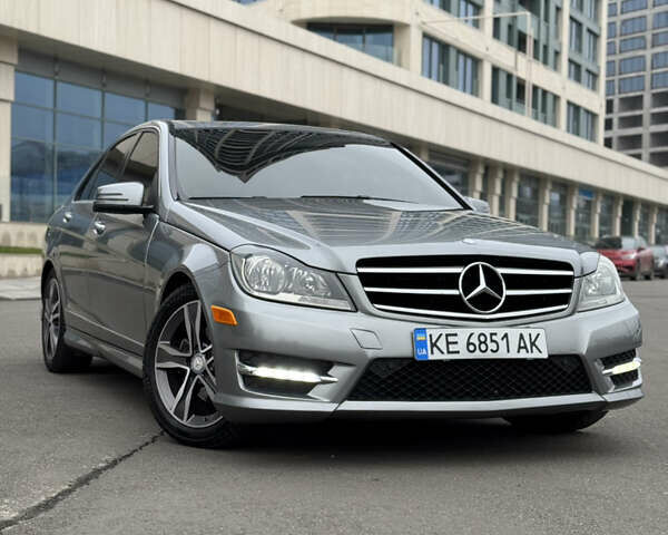 Сірий Мерседес Ц-Клас, об'ємом двигуна 1.8 л та пробігом 170 тис. км за 11999 $, фото 1 на Automoto.ua