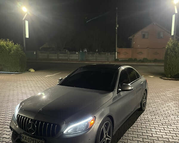 Серый Мерседес Ц-Класс, объемом двигателя 1.99 л и пробегом 156 тыс. км за 19700 $, фото 1 на Automoto.ua